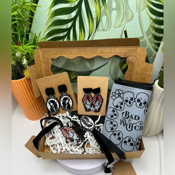 Goth Jewelry Gift Set Box - Edgy Jewelry Christmas Gift Set Box - Picture 5 of 12